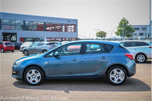 Opel Astra - 1.6 CDTi Business + 5-DEURS, Comfort pakket, Parkeer pakket, Bluetooth - 1