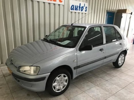 Peugeot 106 - 1.1 XRX inclusief nw apk - 1