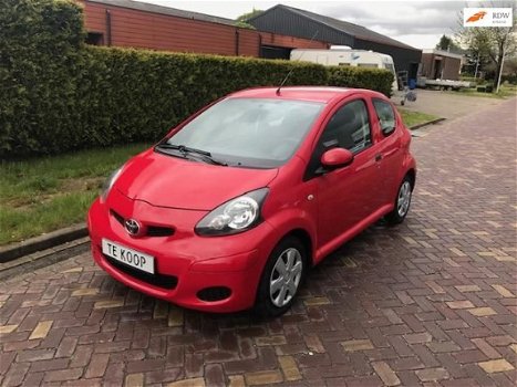 Toyota Aygo - 1.0-12V Comfort bj 2011 3DRS - 1