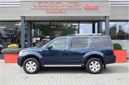 Nissan Pathfinder - 2.5 DCI SE IT A/T VAN - 1