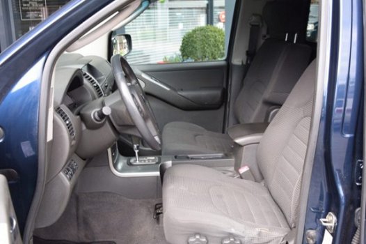 Nissan Pathfinder - 2.5 DCI SE IT A/T VAN - 1