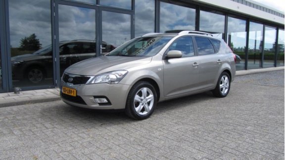 Kia Cee'd Sporty Wagon - 1.4 CVVT X-ecutive - 1