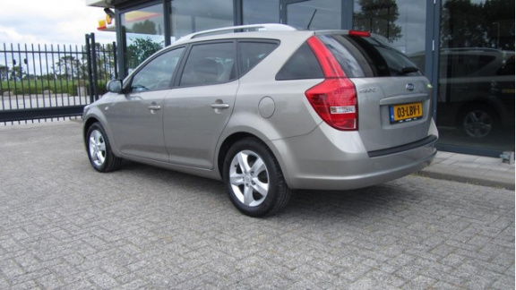 Kia Cee'd Sporty Wagon - 1.4 CVVT X-ecutive - 1