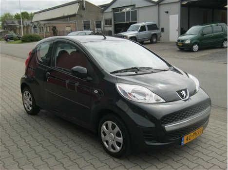 Peugeot 107 - 1.0-12V XR - 1