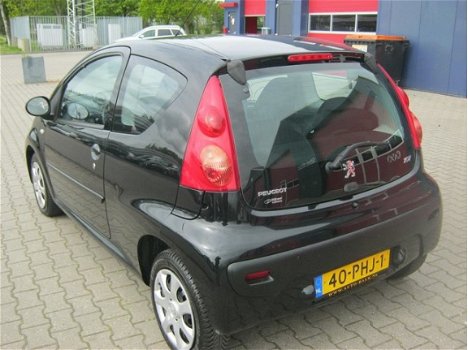 Peugeot 107 - 1.0-12V XR - 1