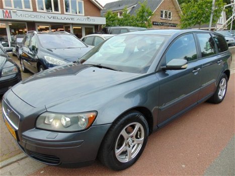 Volvo V50 - 1.8 Kinetic Clima / Cruise / Elec.Pakket / Xenon / Lm velgen / Trekhaak - 1