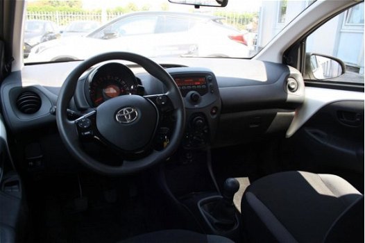 Toyota Aygo - 1.0 VVT-i x-fun airco l bluetooth - 1