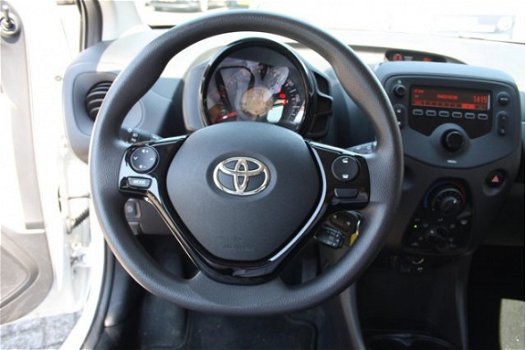 Toyota Aygo - 1.0 VVT-i x-fun airco l bluetooth - 1
