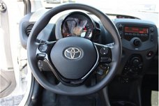 Toyota Aygo - 1.0 VVT-i x-fun airco l bluetooth