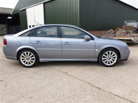 Opel Vectra GTS - 2.2-16V Elegance Nieuw apk - 1