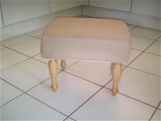 UNI taupe linnen - op uw NIEUWE footstool !! 702 BLANK !!