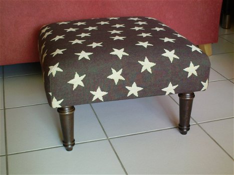 Footstool 50x50 - bruin/stars - donker noten 705 - NIEUW !! - 1