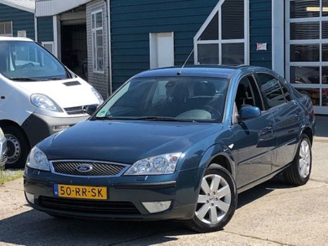 Ford Mondeo - 1.8-16V Futura/ECC/LMV - 1