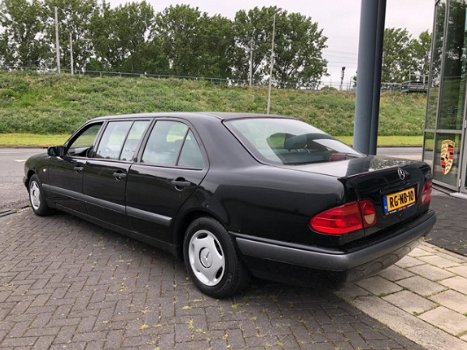 Mercedes-Benz E-klasse - Limousine - - 6 deurs - 8 Persoons - 1