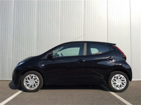 Toyota Aygo - 1.0 VVT-i 72pk 5D x-play - 1