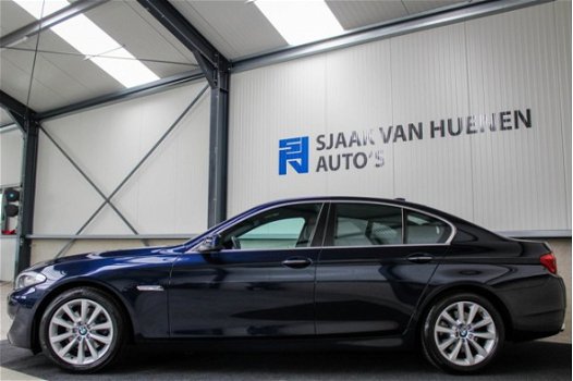 BMW 5-serie - 523i High Executive ✅204pk 6-cilinder 2e Eig|NL|Dealer|LED|Xenon|NAVI|Leder|360 camera - 1