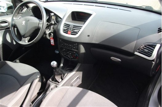 Peugeot 206 - 1.4 XS | Airco | Trekhaak | Cruise control - 1