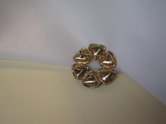 Broche goudkleurig driehoekjes model met 6 art glas stenen 3.0 cm - Afbeelding 2
