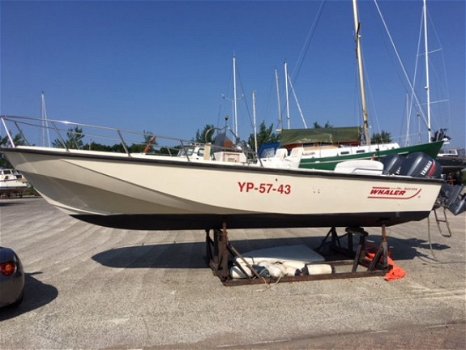 boston whaler 25, outrage - 3