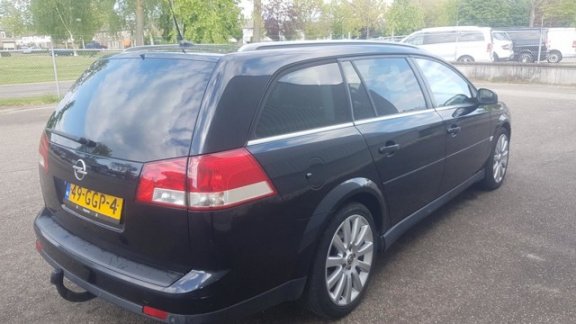 Opel Vectra Wagon - 2.2-16V Executive - 1