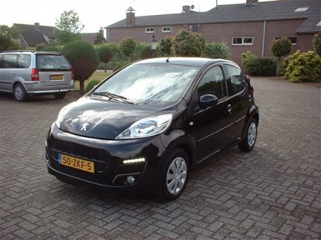 Peugeot 107 - 1.0 Active airco radio cd centraalverg - 1