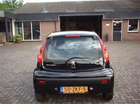 Peugeot 107 - 1.0 Active airco radio cd centraalverg - 1