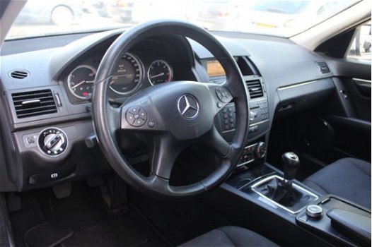 Mercedes-Benz C-klasse - 200 CDI Elegance / Cruise / Clima / PDC / LMV / Navigatievoorbereiding - 1