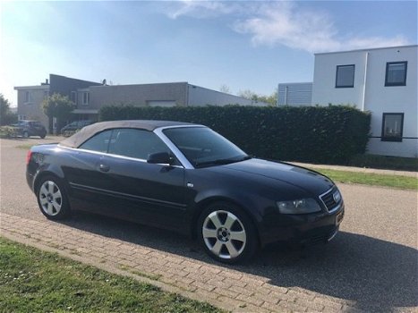 Audi A4 Cabriolet - 2.4 V6 Exclusive - 1