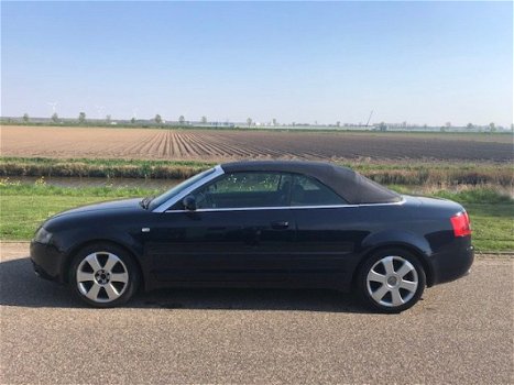 Audi A4 Cabriolet - 2.4 V6 Exclusive - 1