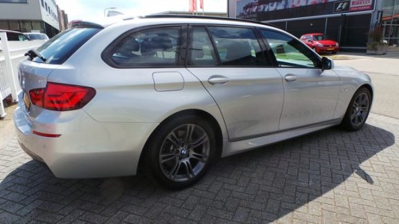 BMW 5-serie Touring - 520d High Exe Aut. M-PAKKET VOL OPTIES - 1