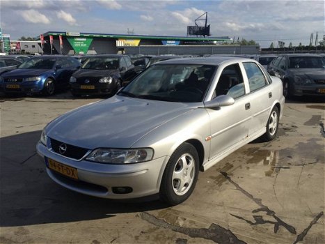 Opel Vectra - 1.6-16V Pearl - 1