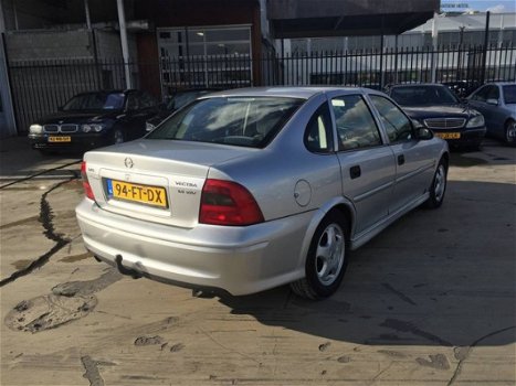 Opel Vectra - 1.6-16V Pearl - 1