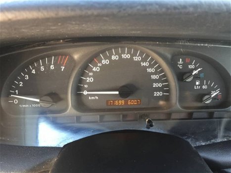 Opel Vectra - 1.6-16V Pearl - 1