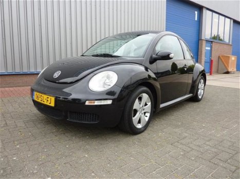 Volkswagen New Beetle - 1.6 Trendline Airco / Nieuw distr riem - 1