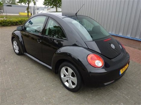 Volkswagen New Beetle - 1.6 Trendline Airco / Nieuw distr riem - 1