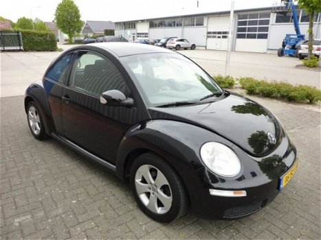 Volkswagen New Beetle - 1.6 Trendline Airco / Nieuw distr riem - 1