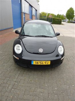 Volkswagen New Beetle - 1.6 Trendline Airco / Nieuw distr riem - 1