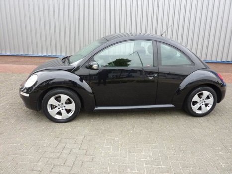 Volkswagen New Beetle - 1.6 Trendline Airco / Nieuw distr riem - 1