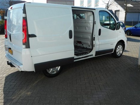 Renault Trafic - 2.0 dCi T27 L1H1 / Cruise / Airco / Navi / 115pk / Trekhaak - 1