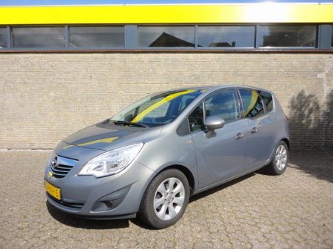 Opel Meriva - 1.4 Turbo 120pk Cosmo Navi / ECC / PDC / Haak - 1