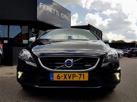 Volvo V40 - 2.0 D4 191PK R-DESIGN SUMMUM LEDER NAVI 6VERSN LED LMV PDC - 1