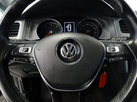 Volkswagen Golf - 1.6 TDI Highline 5-Drs. Navigatie Adaptive CruiseControl - 1