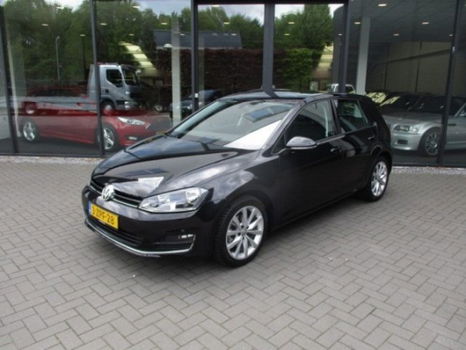 Volkswagen Golf - 1.4 TSI HighLine, HalfLeer, Navi, Camera, Stoelverwarming - 1