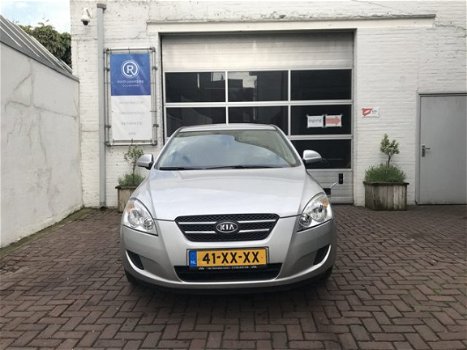 Kia Cee'd - 1.4 X-tra Airco - 1