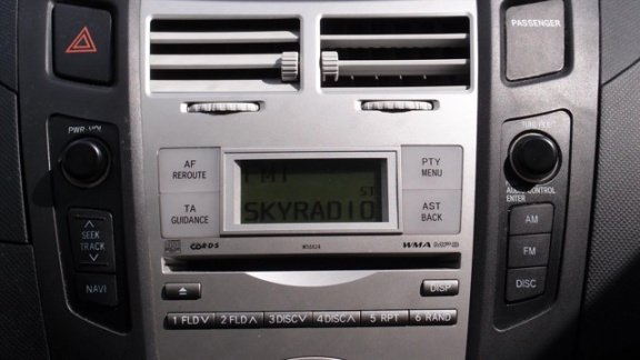 Toyota Yaris - 1.3 VVT-i 5-DRS SOL AIRCO RADIO-CD - 1