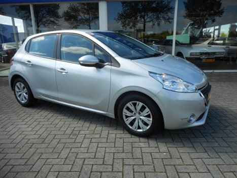 Peugeot 208 - 1.6 e-HDi 92PK 5D Navi/Airco - 1