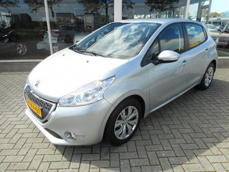 Peugeot 208 - 1.6 e-HDi 92PK 5D Navi/Airco - 1