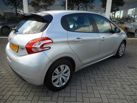 Peugeot 208 - 1.6 e-HDi 92PK 5D Navi/Airco - 1