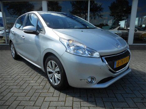 Peugeot 208 - 1.6 e-HDi 92PK 5D Navi/Airco - 1