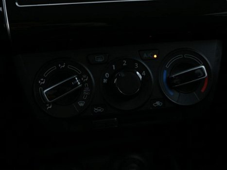 Suzuki Swift - 1.2 Select | Stoelverwarming | Parkeercamera | Airco | - 1